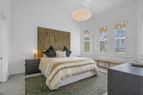 Cowan Street Home by Urban Rest